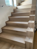  Vinylove schody bez nosu BUKOMA dub Natur